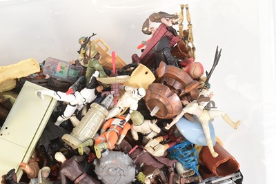 Lot 39 - STAR WARS - COLLECTION OF HASBRO / KENNER ACTION FIGURES
