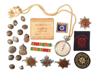 Lot 318 - COLLECTION OF ASSORTED MILITARIA