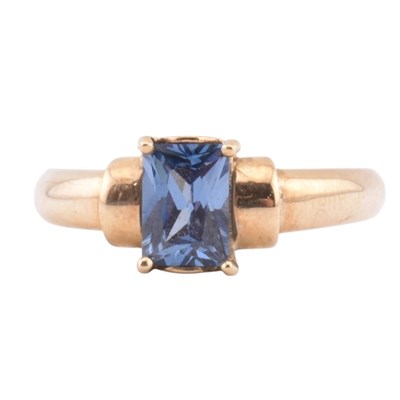 Lot 287 - HALLMARKED 9CT GOLD & BLUE STONE SOLITAIRE RING