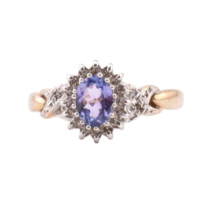 Lot 292 - HALLMARKED 9CT GOLD TANZANITE & DIAMOND CLUSTER RING