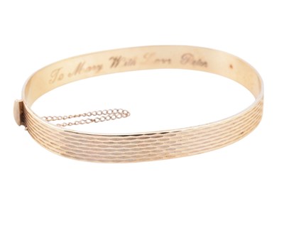 Lot 90 - HALLMARKED 9CT GOLD BANGLE