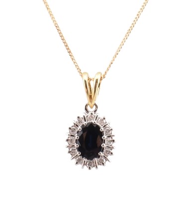 Lot 223 - HALLMARKED 18CT GOLD SAPPHIRE & DIAMOND CLUSTER PENDANT NECKLACE
