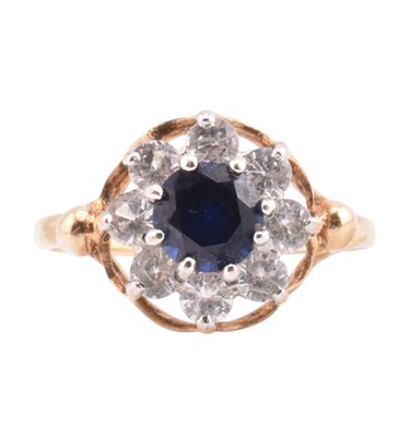 Lot 256 - HALLMARKED 9CT GOLD CZ & SYNTHETIC SAPPHIRE RING