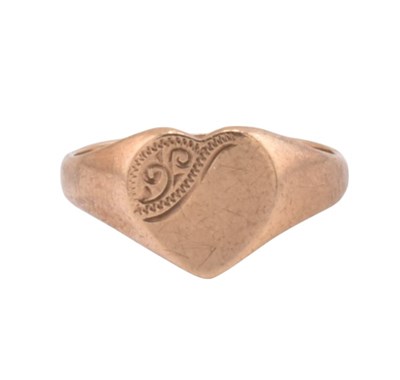 Lot 461 - HALLMARKED 9CT GOLD HEART SIGNET RING