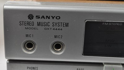 Lot 403 - VINTAGE SANYO STEREO MUSIC SYSTEM MODEL GXT 4444 WITH TWO SPEAKERS