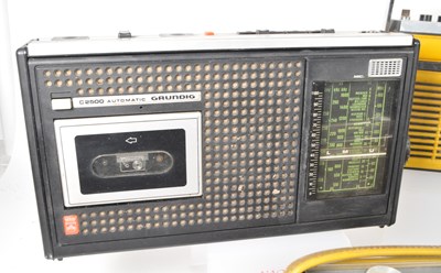 Lot 404 - ROBERTS / GRUNDIG / PANASOIC - PORTABLE 20TH CENTURY FM TUNER RADIOS