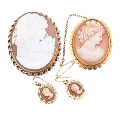 Lot 247 - TWO HALLMARKED 9CT GOLD CAMEO BROOCH PINS & CAMEO PENDANT EARRINGS
