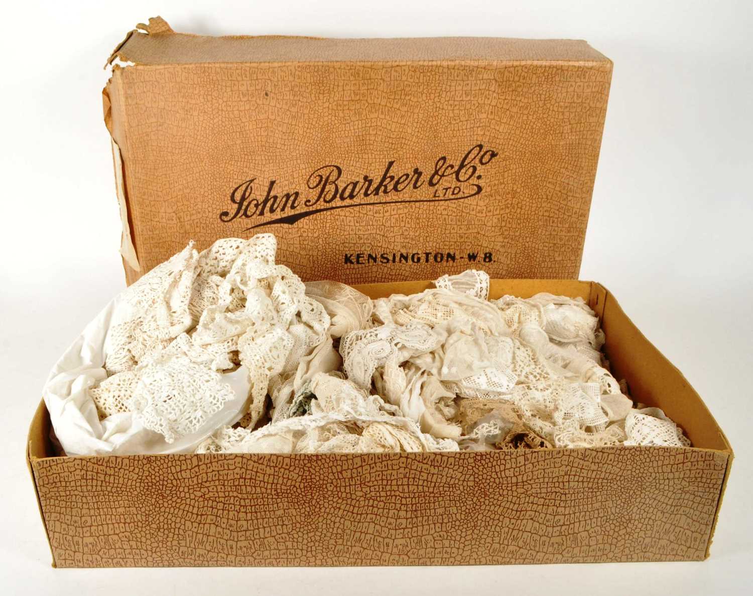 Lot 348 - EXTENSIVE COLLECTION OF 19TH & EARLY 20TH LACE TRIM