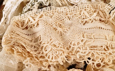 Lot 348 - EXTENSIVE COLLECTION OF 19TH & EARLY 20TH LACE TRIM