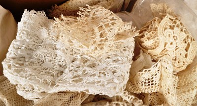 Lot 348 - EXTENSIVE COLLECTION OF 19TH & EARLY 20TH LACE TRIM