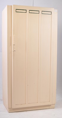 Lot 1003 - VINTAGE 20TH CENTURY ART DECO WHITE KITCHEN CUPBOARD