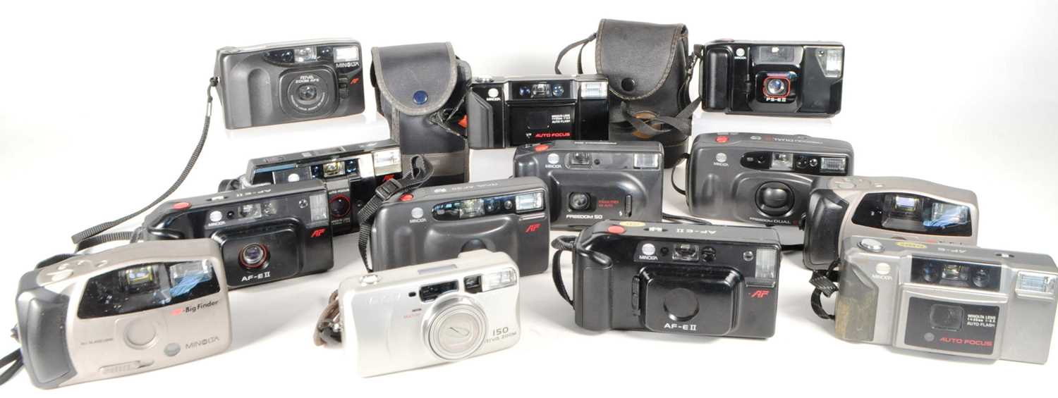 Lot 353 - MINOLTA - COLLECTION OF 35MM COMPACT CAMERAS