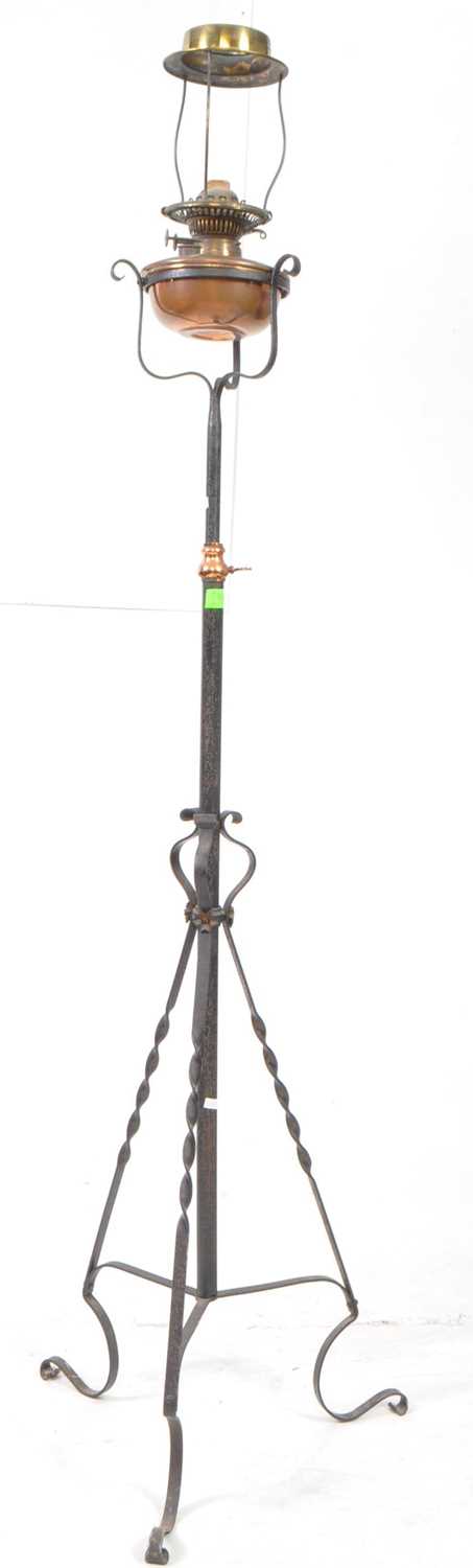Lot 901 - ARTS AND CRAFTS STYLE WROUGHT IRON FLOOR STANDING OIL LAMP