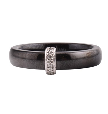 Lot 188 - AMANDA WAKELEY ONYX SILVER & DIAMOND BAND RING