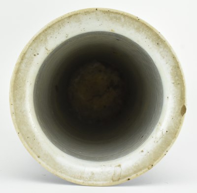 Lot 73 - QING DYNASTY BLUE AND WHITE PRUNUS SLEEVE VASE 清 青花冰梅筒瓶