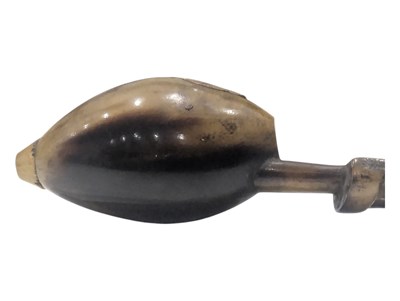 Lot 100 - 20TH CENTURY AFRICAN ZULU HORN SNUFF CONTAINER