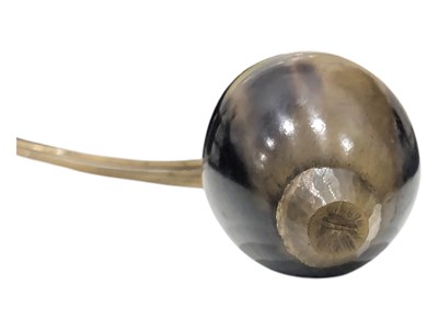 Lot 100 - 20TH CENTURY AFRICAN ZULU HORN SNUFF CONTAINER