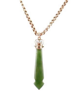 Lot 129 - 9CT GOLD & NEPHRITE JADE PENDANT NECKLACE