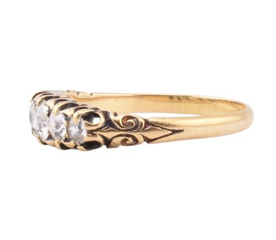 Lot 103 - 18CT GOLD & FIVE STONE DIAMOND RING
