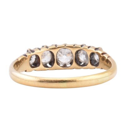 Lot 103 - 18CT GOLD & FIVE STONE DIAMOND RING