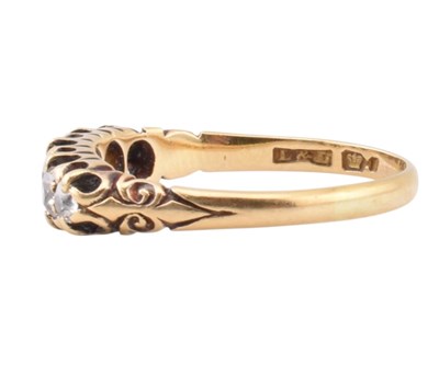 Lot 103 - 18CT GOLD & FIVE STONE DIAMOND RING