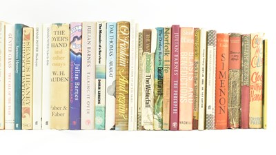 Lot 313 - MODERN FIRST EDITIONS. GOOD COLLECTION OF LATE 20TH CENTURY TITLES INCL. HEANEY, HUGHES, BARNES