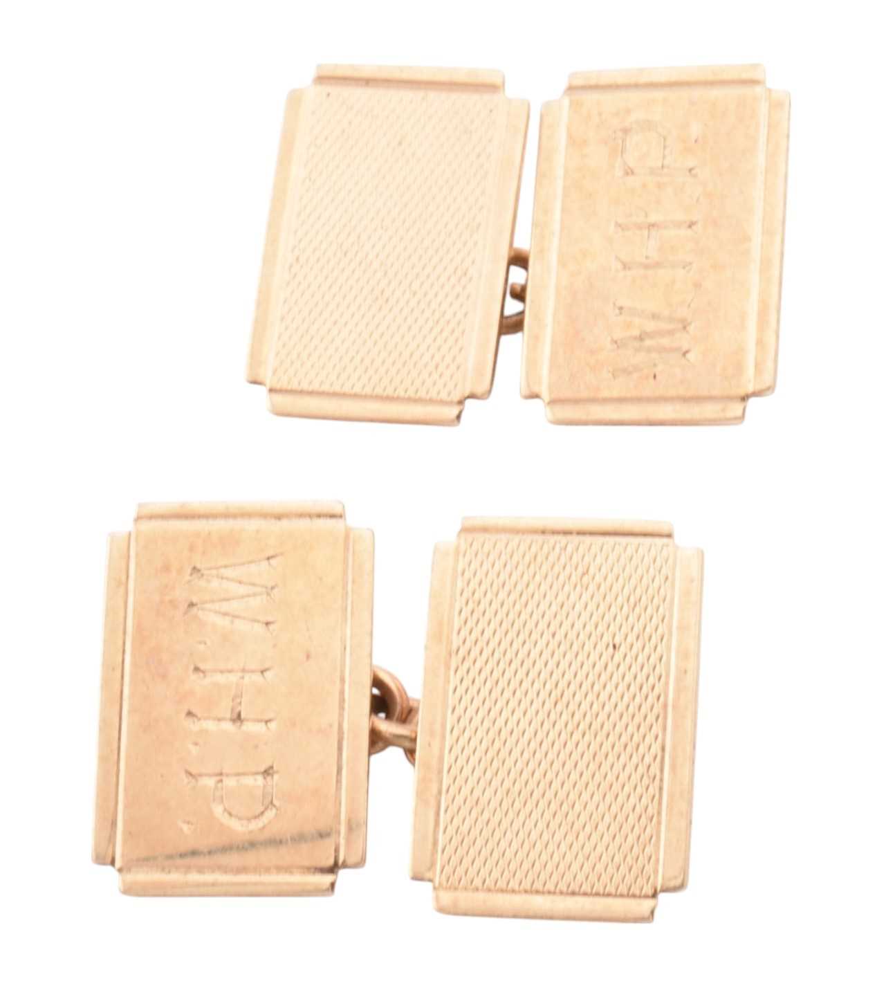 Lot 102 - PAIR OF HALLMARKED 9CT GOLD CUFFLINKS