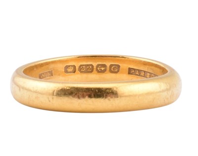 Lot 138 - HALLMARKED 22CT GOLD BAND RING