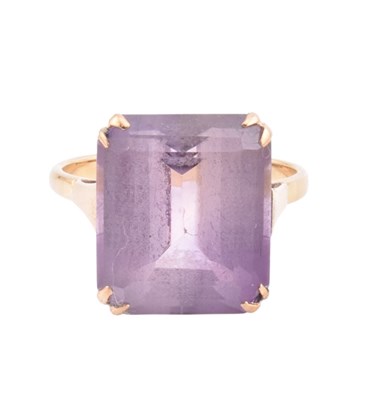 Lot 399 - 9CT GOLD AMETHYST RING