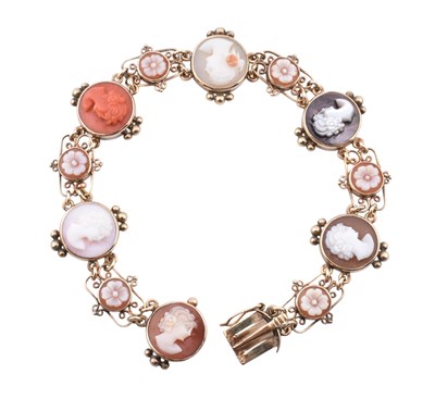 Lot 400 - ITALIAN 14CT GOLD & CAMEO SET BRACELET
