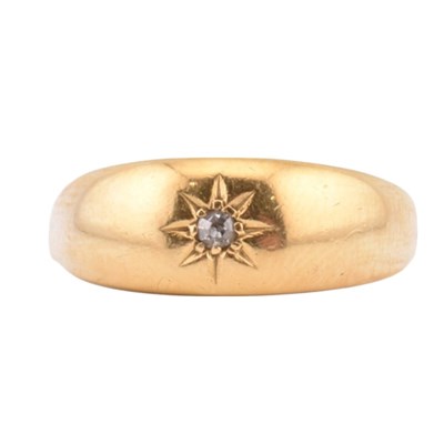 Lot 220 - 18CT GOLD & DIAMOND GYPSY RING