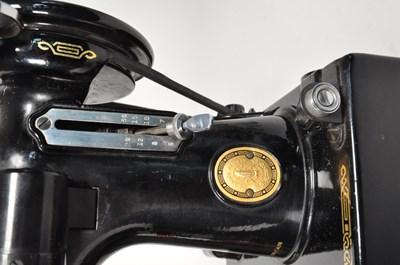 Lot 227 - 1933 VINTAGE SINGER FEATHERWEIGHT SEWING MACHINE NO. 221K1