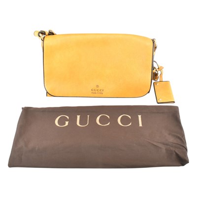 Lot 506 - GUCCI YELLOW LEATHER HARNESS SHOULDER BAG