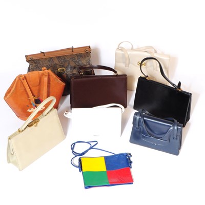 Lot 526 - LARGE COLLECTION OF VINATGE BAGS