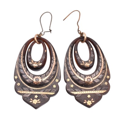 Lot 205 - PAIR OF 19TH CENTURY PIQUE TORTOISESHELL PENDANT EARRINGS