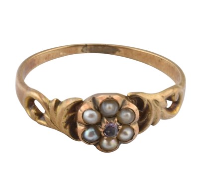 Lot 82 - 19TH CENTRUY PEARL & RUBY CLUSTER RING