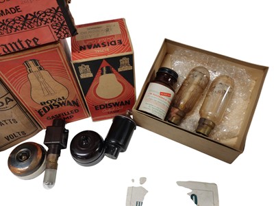 Lot 95 - COLLECTION OF VINTAGE BOXED LIGHT BULBS LAMPS