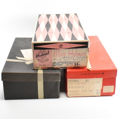 Lot 389 - COLLECTION OF VINTAGE SHOES & SANDALS