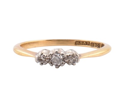 Lot 121 - 18CT GOLD & DIAMOND THREE STONE RING