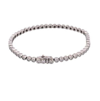 Lot 32 - HANS D KRIEGER 18CT WHITE GOLD & DIAMOND TENNIS BRACELET