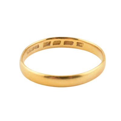 Lot 100 - HALLMARKED 22CT GOLD BAND RING