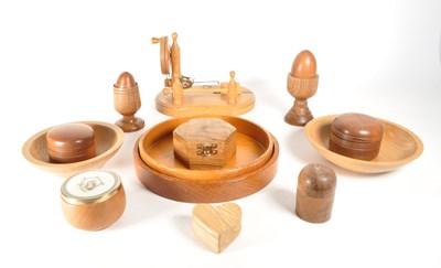Lot 206 - COLLECTION OF 20TH CENTURY CARVED WOODEN TREEN ITEMS