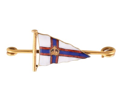 Lot 13 - 15CT GOLD & ENAMEL BENZIE OF COWES ENAMEL BURGEE FLAG BROOCH