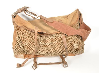 Lot 211 - 1950S VINTAGE FISHERMAN'S FISHING CANVAS BAG