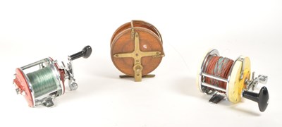 Lot 214 - COLLECTION OF 20TH CENTURY VINTAGE FISHING REELS