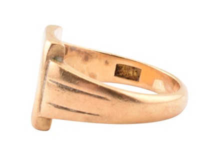 Lot 110 - HALLMARKED 18CT GOLD SIGNET RING