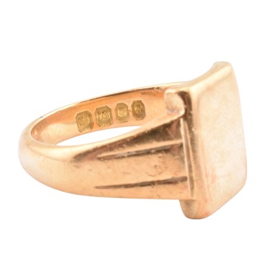 Lot 110 - HALLMARKED 18CT GOLD SIGNET RING