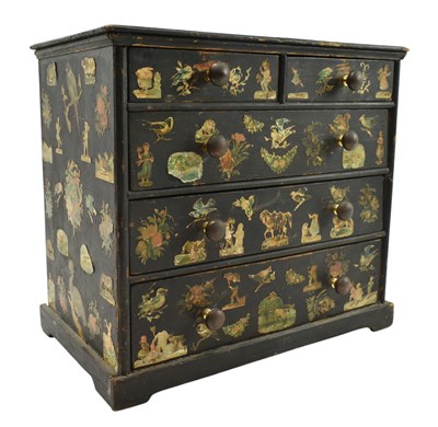 Lot 59 - EARLY 20TH CENTURY EDWARDIAN DECOUPAGE PAPIER MACHE APPLIED APPRENTICE DESKTOP CHEST OF DRAWERS