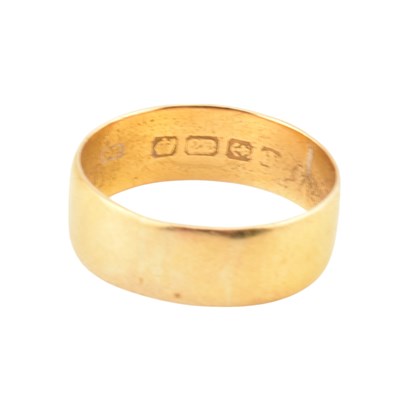 Lot 437 - 22CT GOLD HALLMARKED BAND RING