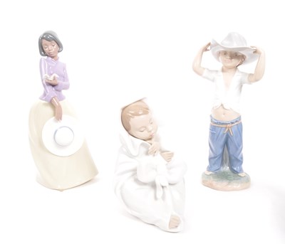 Lot 191 - SIX VINTAGE NAO PORCELAIN FIGURINES